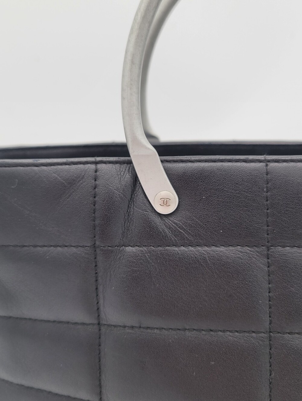 Vintage Chanel Series 5 Chocolate Bat Tote - Picture 3 of 12